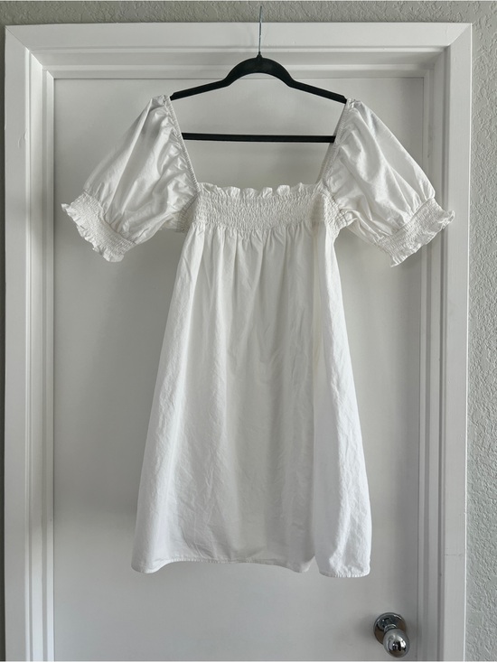 Urban Outfitters Dresses & Skirts - Urban Outfitters White Puff Sleeve Smocked Mini Dress